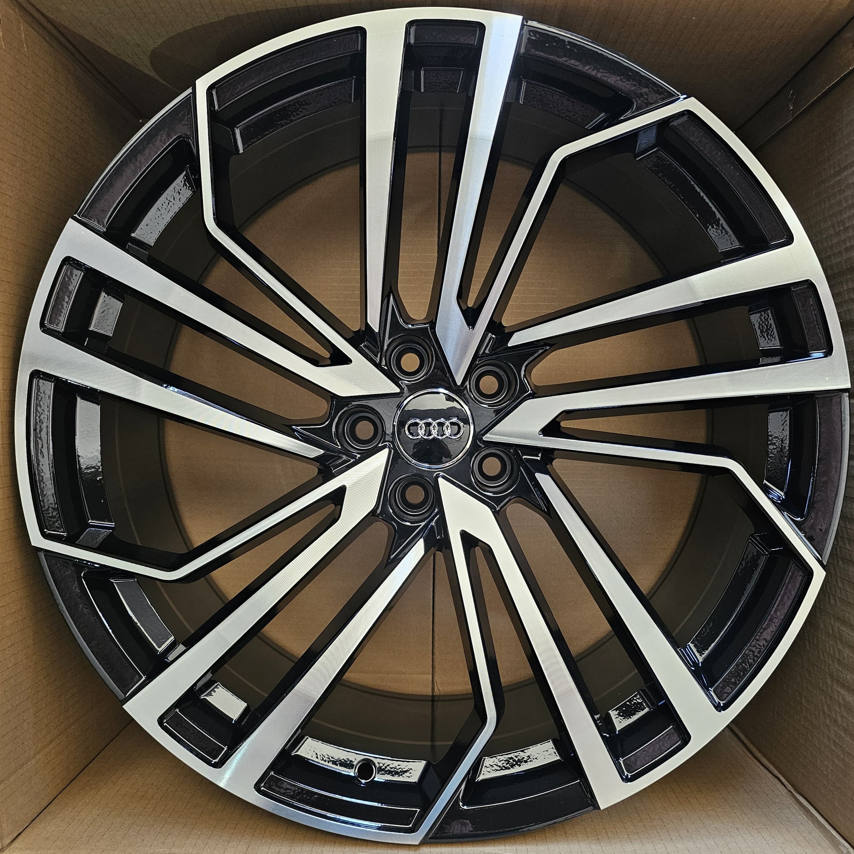 Alu Felne - 9J x21 ET28 5X112